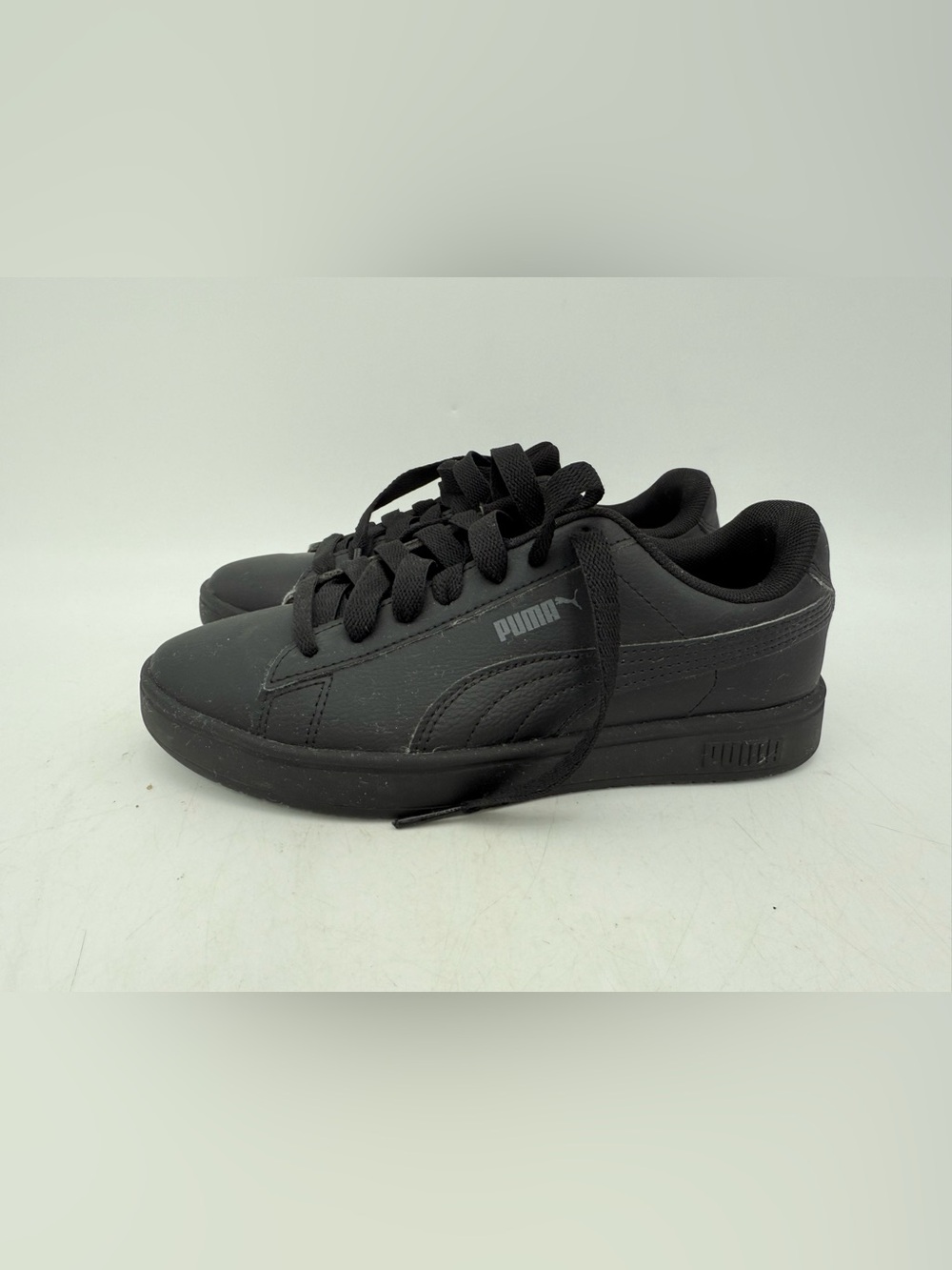 Puma Black Low-Profile Lace-Up Sneakers unisex size 4us boys